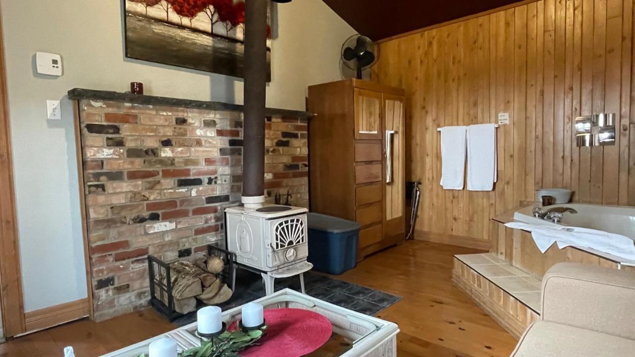 Auberge Et Chalets Sur Le Lac Lac-Mégantic Екстериор снимка