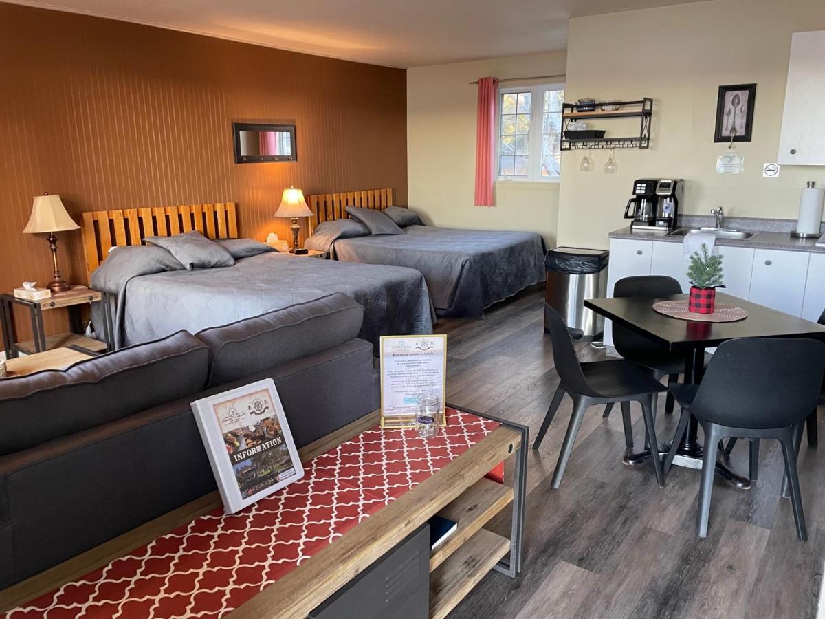 Auberge Et Chalets Sur Le Lac Lac-Mégantic Екстериор снимка