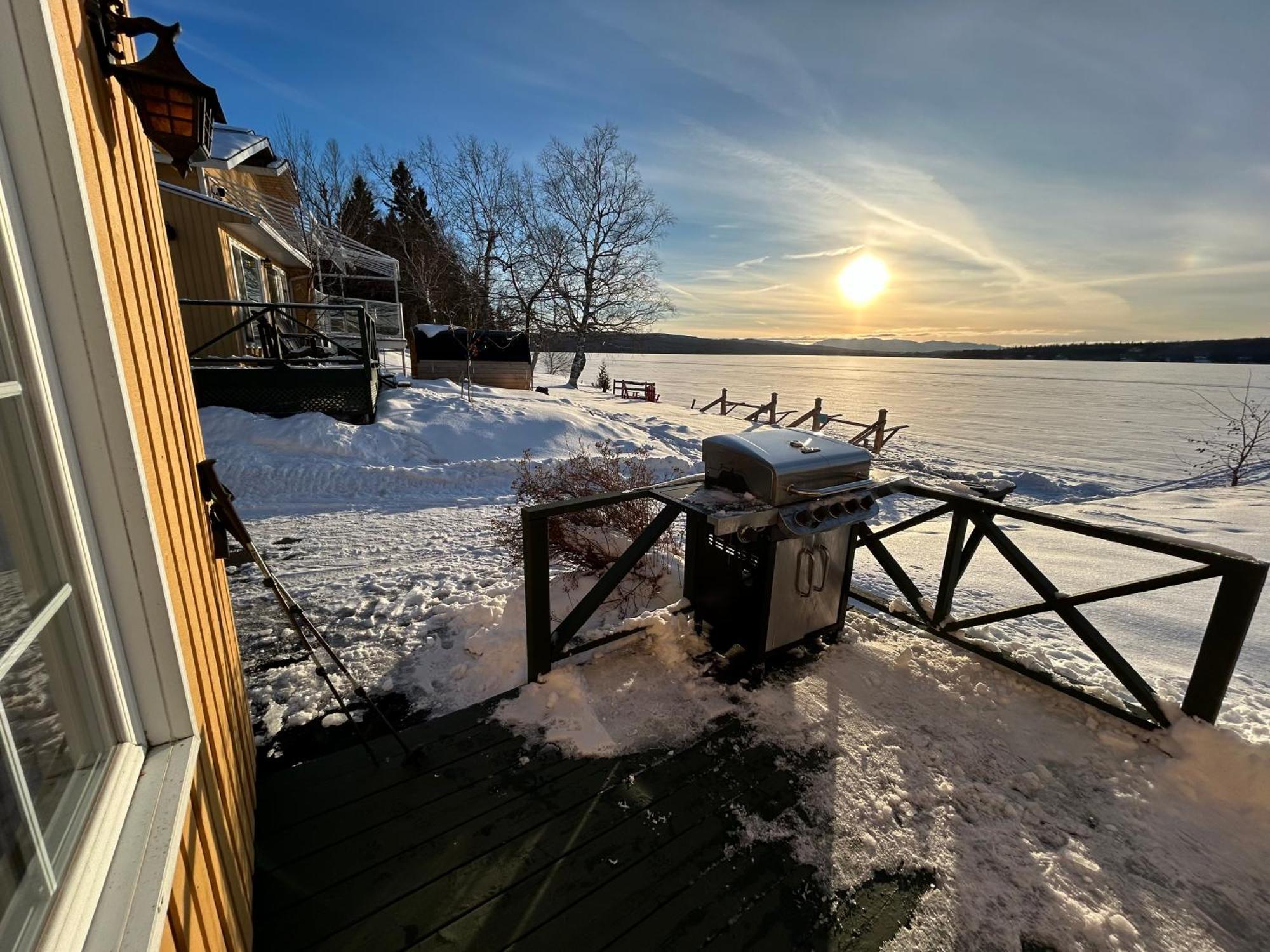 Auberge Et Chalets Sur Le Lac Lac-Mégantic Екстериор снимка