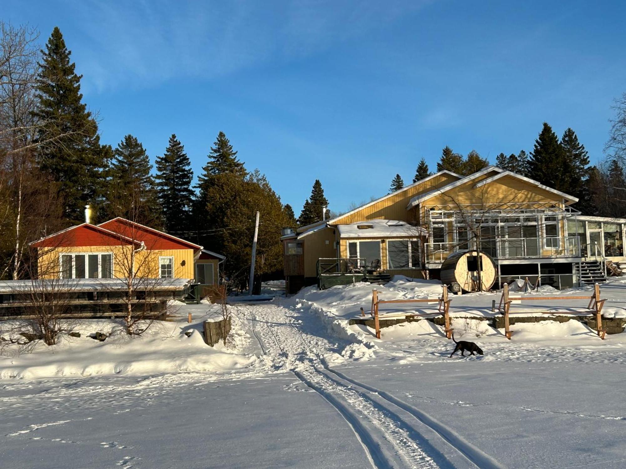 Auberge Et Chalets Sur Le Lac Lac-Mégantic Екстериор снимка