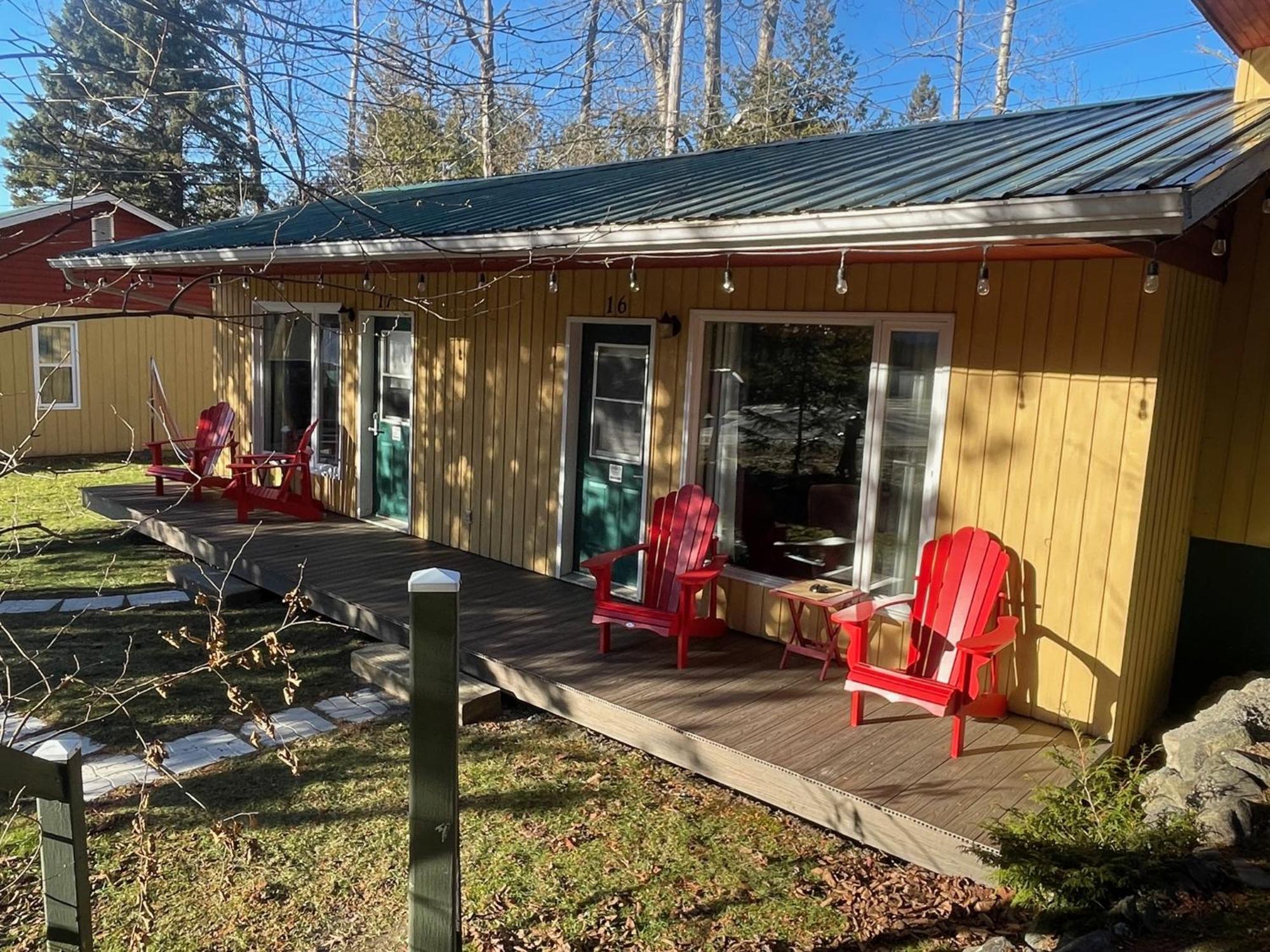 Auberge Et Chalets Sur Le Lac Lac-Mégantic Екстериор снимка