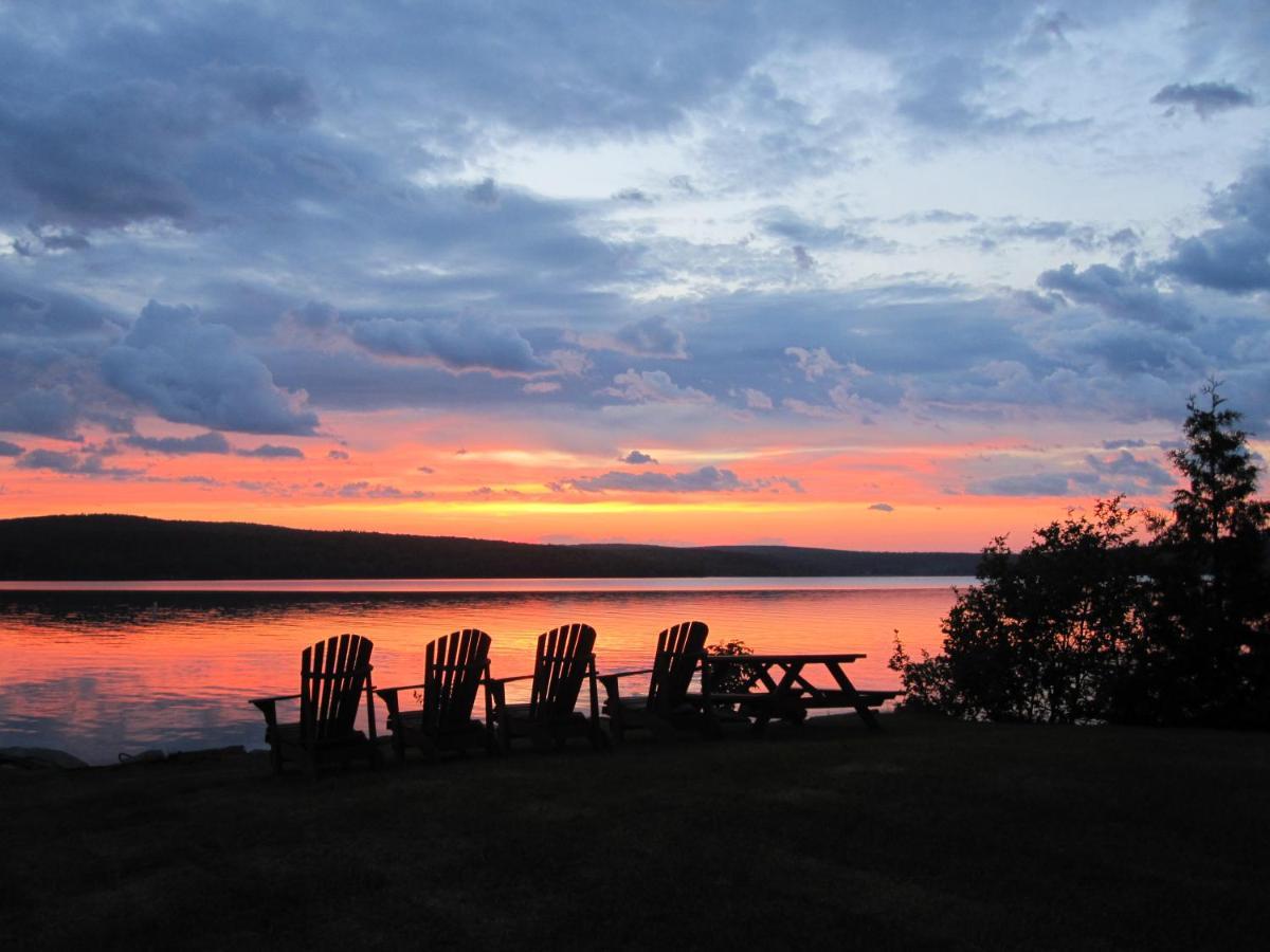 Auberge Et Chalets Sur Le Lac Lac-Mégantic Екстериор снимка